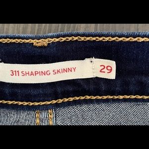 Levi’s 311 shaping skinny